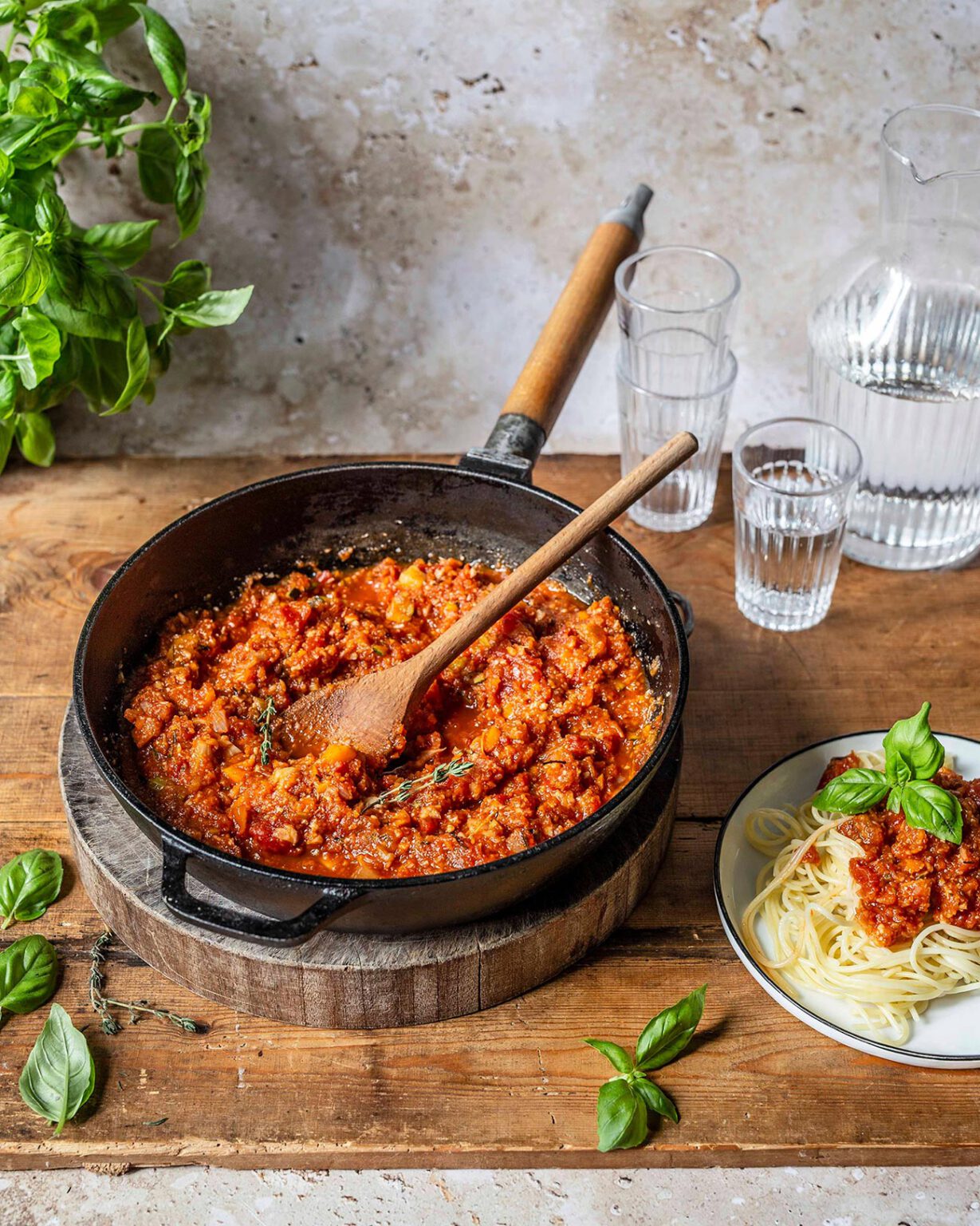 Spaghetti. Mit Veggie-Bolognese. – Sterneküche macht Schule Spaghetti. Mit Veggie-Bolognese. – Sterneküche macht Schule
